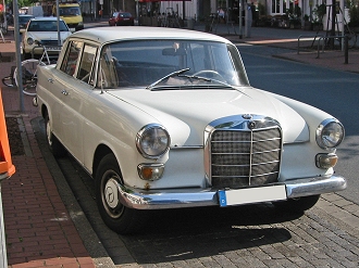 Mercedes 190 c / W110